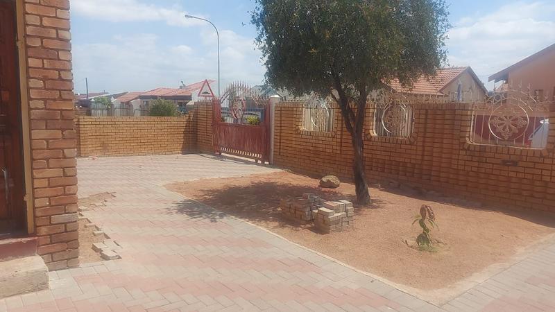 3 Bedroom Property for Sale in Mabopane North West